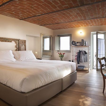 Borgese Camere E Suites Neive Luaran gambar